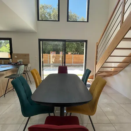 Maison 9p Avec Piscine Et Climatisation Лакано