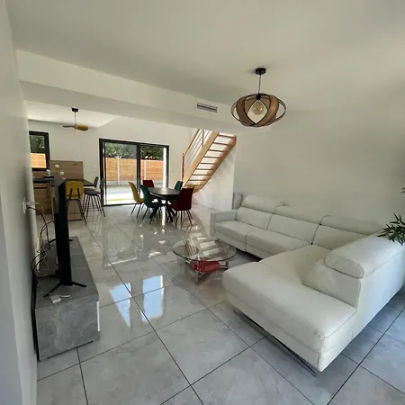 Maison 9p Avec Piscine Et Climatisation Holiday home *